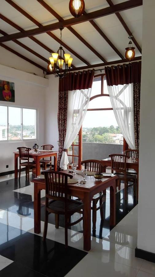 Richmond House Colombo Hotel Nugegoda Exterior photo